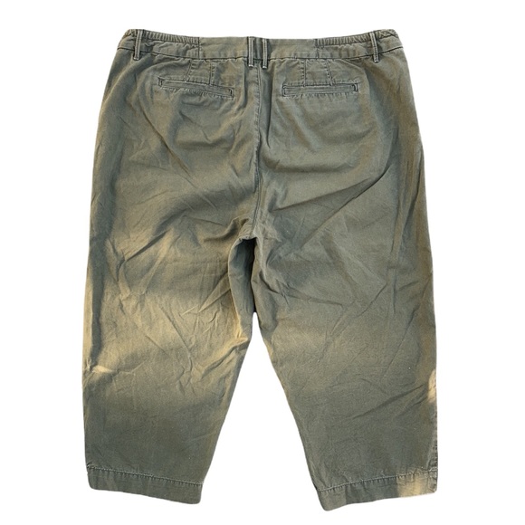 ⚜️Liz Claiborne Sloane Green Capri Pants! - Picture 3 of 6